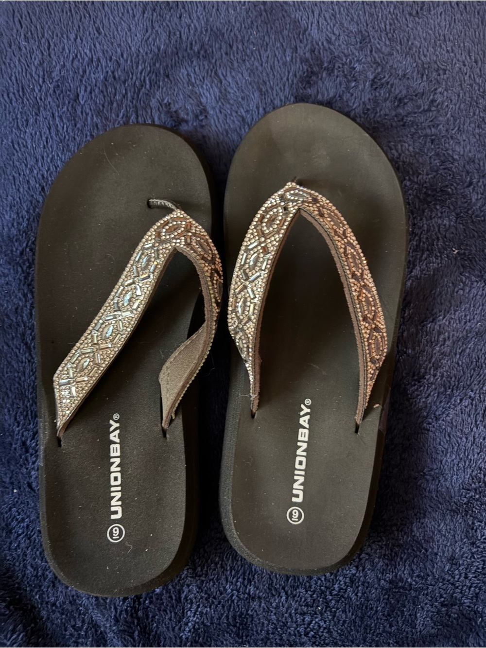 UNIONBAY Black Beaded Strap Sandals
Woman’s size US9
